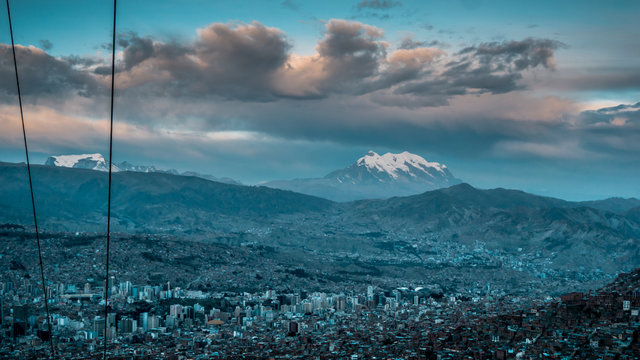 paisaje de la ciudad de La Paz bolivia illimani