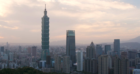 Fototapeta premium Taipei in sunset time