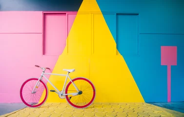 Fahrrad mit Pastellhintergrund © Yuttana