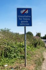 Rural road sign unsuitable for heavy goods vehicles