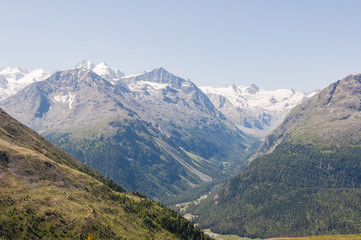 Fototapeta premium Pontresina, St. Moritz, Muottas Muragl, Val Bernina, Piz Bernina, Val Roseg, Alpen, Oberengadin, Engadin, Rosatschgruppe, Graubünden, Sommer, Schweiz