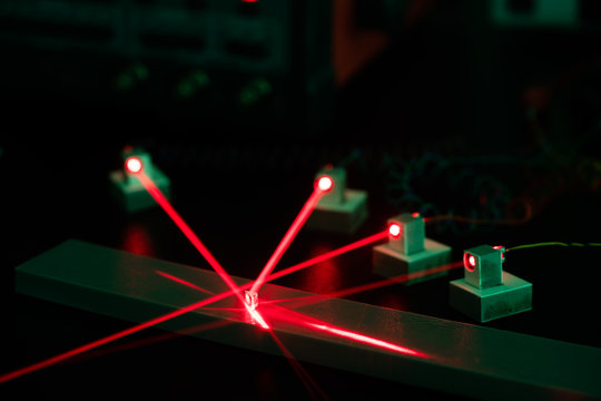 Experiment in the laboratory of Photonics with red lasers