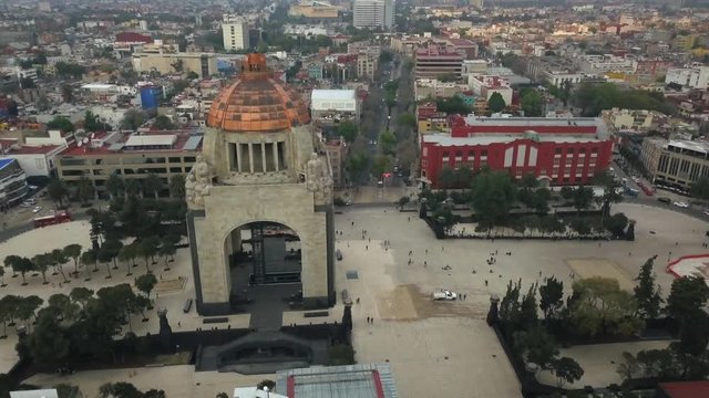 DOLLY IN TO THE REVOLUTION MONUMENT IN MEXICO CITY STABLISH PERFECTO TO A TRAVEL VIDEO