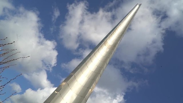 A shot of the tall post beside the Garrison Cathedral.