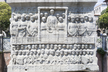 sultan Ahmet meydanında bulunan Roma d&ouml;neminde Mısırdan getirilmiş dikili taş