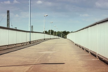 Obraz premium Brücke Fußgänger Fußgängerbrücke