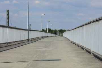 Obraz premium Brücke Fußgänger Fußgängerbrücke