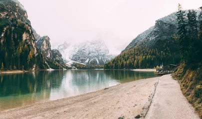 Afwasbaar fotobehang Great alpine lake Braies. Location place Dolomiti, national park Fanes-Sennes-Braies, Italy. © Leonid Tit