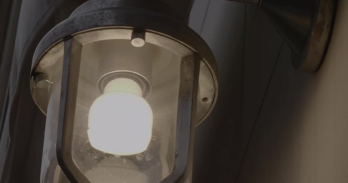 outdoor light fixture on and off