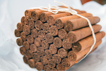 Mazzo di sigari cubani esclusivamente fatti a mano