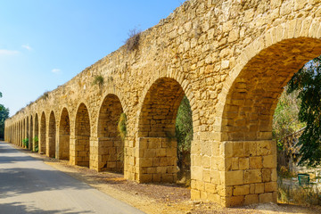 Fototapeta na wymiar Old Aqueduct of Acre (Akko)