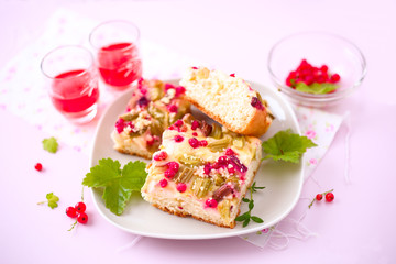 Hefekuchen mit Beeren