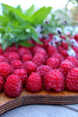 raspberry, fruit, berry, food, red, raspberries, ripe, fresh, sweet, healthy, berries, green, dessert, summer, leaf, isolated, organic, natural, nature, closeup, white, garden, fruits, eating, delicio