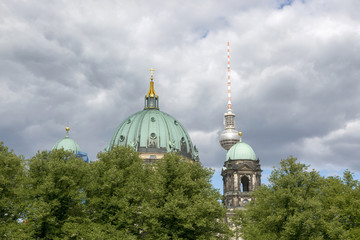 Fototapeta na wymiar View of the dome of the Berlin cathedral and the television tower