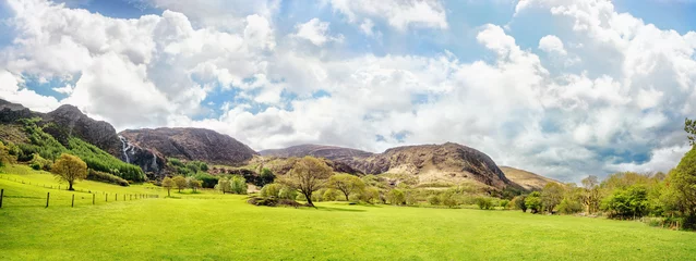 Poster Prachtig panoramisch landschap in Kenmare, County Kerry, Ierland © agephotography