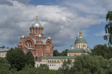 Fototapeta na wymiar Покровский женский монастырь в Хотьково.