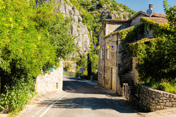 Ortseingang zu der kleinen französischen Gemeinde Balazuc