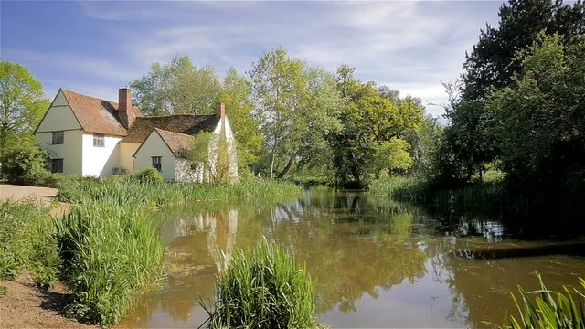 The Haywain, Dedham Vale, Suffolk. A contemporary view of the location of John Constable's painting 'The Haywain' in the Dedham Vale area of Suffolk, England, in Flatford on the River Stour.