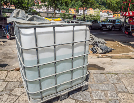 Baustelle mit Wassertank
