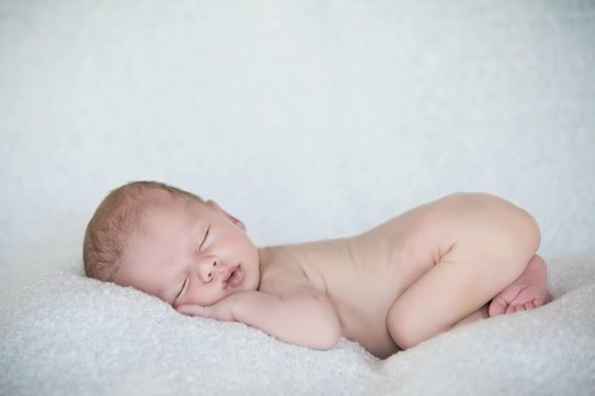 Newborn baby, 3 weeks, sleeping
