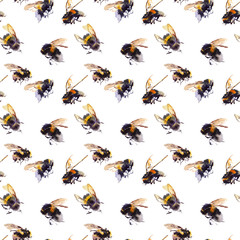 Watercolor bees seamless pattern isolated on white background. hand drawn watercolor illustration