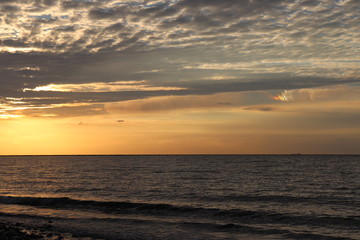 Obraz premium Farbpracht bei Sonnenuntergang an der Ostsee