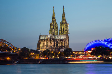 Kölner Dom (HDR-Nachtaufnahme)