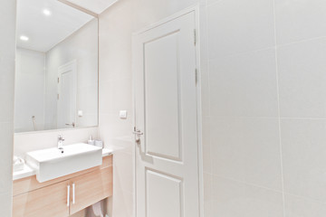 Naklejka na ściany i meble white clean bathroom in modern condominium