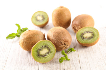 group of kiwi