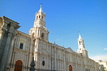 Fototapeta na wymiar Basilica Cathedral of Arequipa, the famous landmark at Plaza de Armas square of Arequipa, Peru, South America