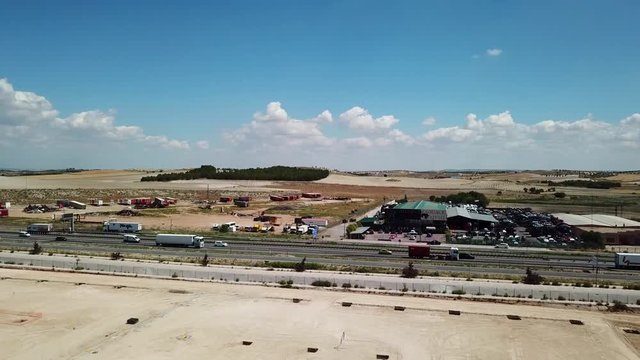actividad en la obra, construcci&oacute;n de nave industrial,tomas aereas