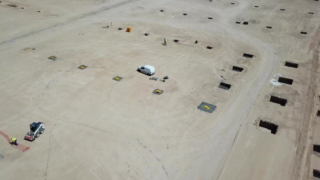 actividad en la obra, construcci&oacute;n de nave industrial,tomas aereas