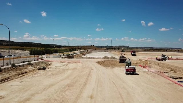 actividad en la obra, construcci&oacute;n de nave industrial,tomas aereas