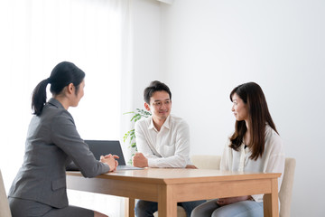 保険のイメージ、夫婦