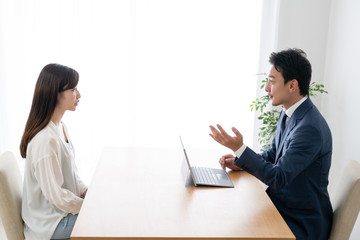 Obraz premium 保険の営業イメージ、家