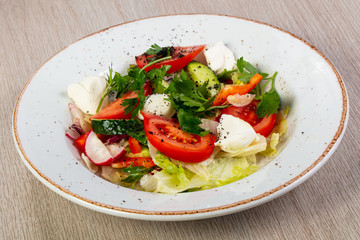 Salad with mozzarella