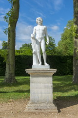 Obraz premium Statue in Versailles garden, Paris, France