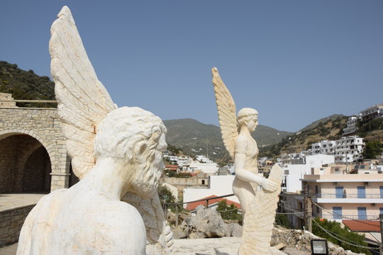 Ikarus und Daedalus in Agia Galini, Kreta