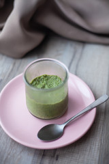 Pudding de chia au thé matcha