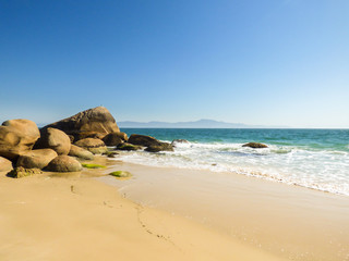 Secluded beach at Ponta das Canas - Florianopolis, Brazil © Helissa