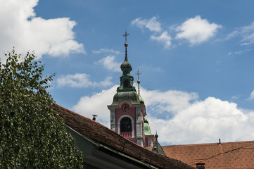 Slovenia, 24/06/2018: il campanile della Chiesa francescana dell'Annunciazione, la chiesa...