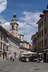 Slovenia, 24/06/2018: lo skyline del centro di Lubiana con vista del campanile della cattedrale, la chiesa di San Nicola, ex chiesa gotica sostituita nel XVIII secolo da un edificio barocco