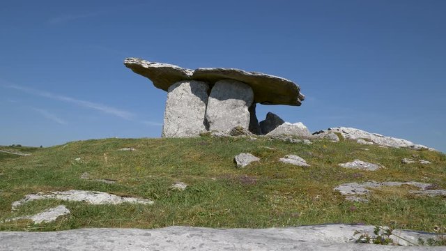 Ireland, Poulnabrone dolmen slider move, 