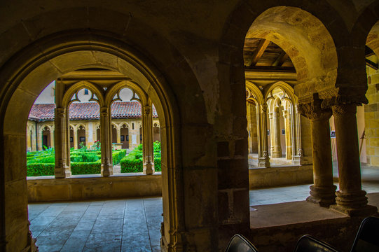 abbey,charlieu,loire,france