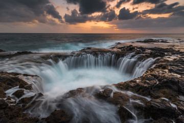 Fototapeta premium Ocean blowhole splash
