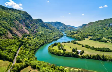 Selbstklebende Fototapete Fluss Schlucht des Flusses Ain in Frankreich