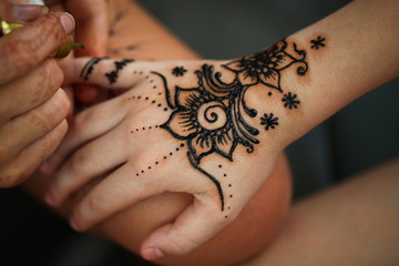 henna drawing mehendi