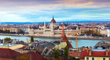 Obraz premium Parlament in Budapest is hungarian landmark