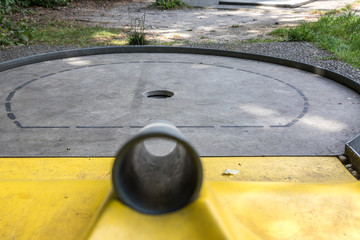 Miniaturgolfplatz Bahn mit Röhre, Variante 1