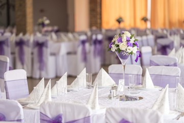 wedding table decoration with flowers